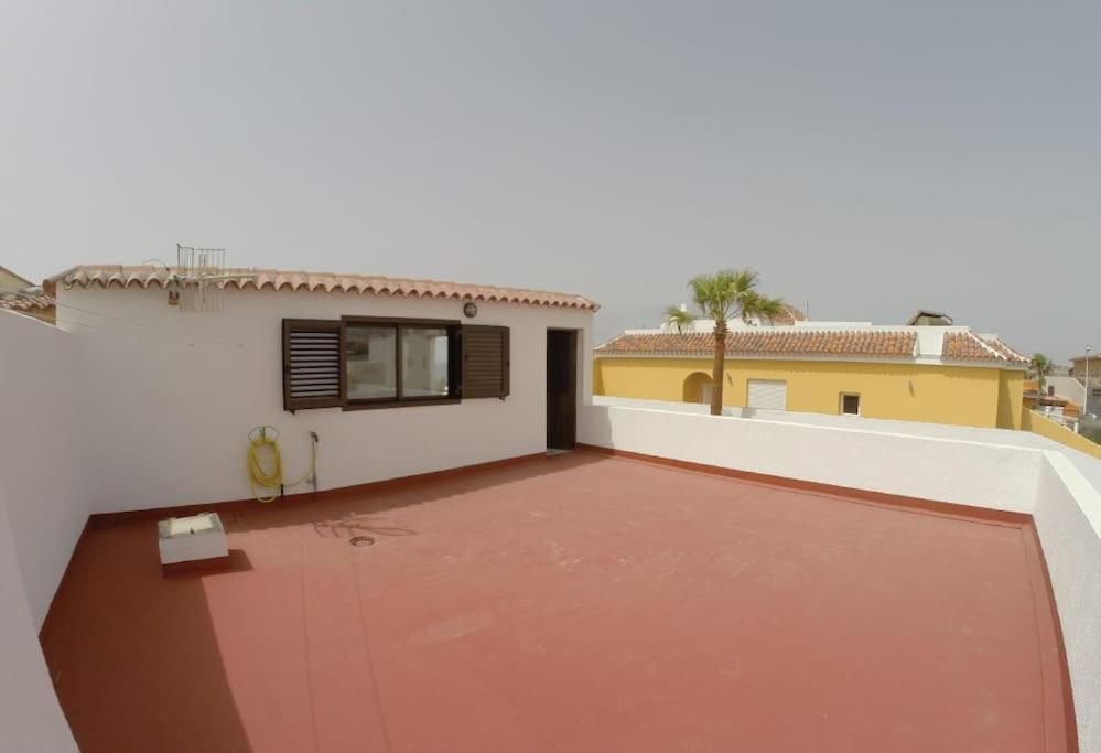 Los Cisnes Encantadora Casa Con Jardin Y Estudio Vista Al Mar 厄尔梅达诺 外观 照片